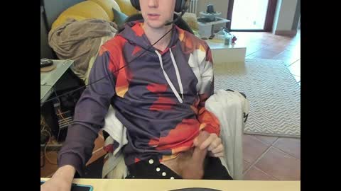 loomie online show from February 7, 10:29 am