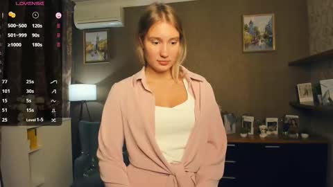 Snapshot of loookat_me chatting on October 2, 8:38 pm Jina online show from October 2, 8:38 pm