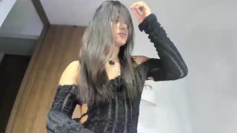 Snapshot of loovelymiia_ chatting on June 13, 6:11 am Mia Aniston online show from June 13, 6:11 am