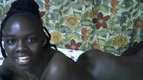 lora_amor online show from April 4, 9:34 pm