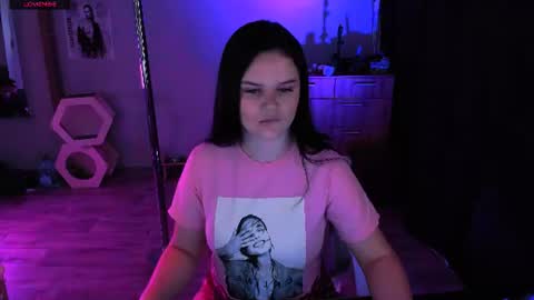Snapshot of lora_cain chatting on June 30, 1:12 pm Lora Cain online show from June 30, 1:12 pm