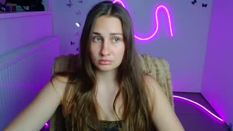 Snapshot of lora_kisses chatting on June 24, 11:53 am Lora online show from June 24, 11:53 am