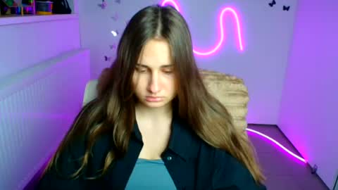 Snapshot of lora_kisses chatting on June 27, 5:23 am Lora online show from June 27, 5:23 am