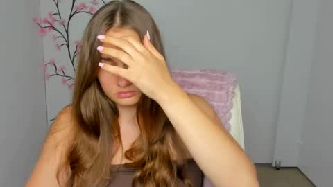 Snapshot of lora_kisses chatting on June 29, 10:15 am Lora online show from June 29, 10:15 am