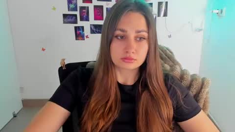 Snapshot of lora_kisses chatting on July 8, 5:34 am Lora online show from July 8, 5:34 am