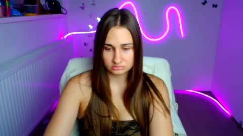 Snapshot of lora_kisses chatting on July 21, 5:32 am Lora online show from July 21, 5:32 am