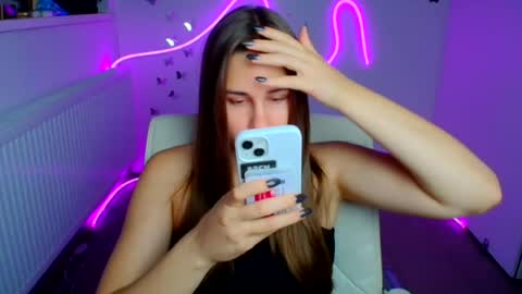 Snapshot of lora_kisses chatting on July 28, 5:58 am Lora online show from July 28, 5:58 am