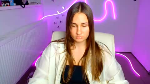 Snapshot of lora_kisses chatting on August 3, 9:48 am Lora online show from August 3, 9:48 am