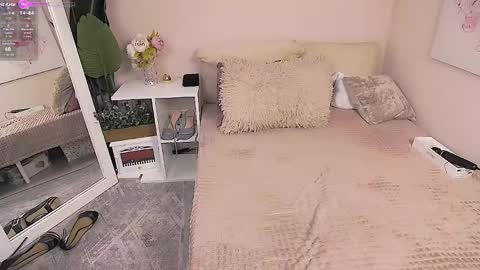 Lora online show from April 25, 7:44 am
