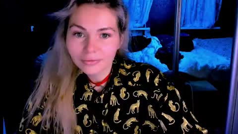 Lora online show from November 10, 2:10 am