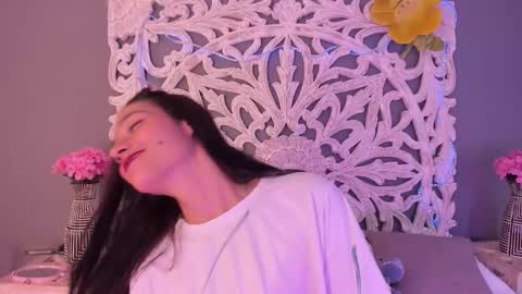 loraineblake online show from March 16, 1:04 pm