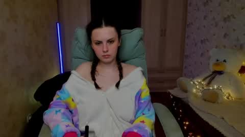 Snapshot of loratempt chatting on April 16, 7:36 pm Lorik online show from April 16, 7:36 pm