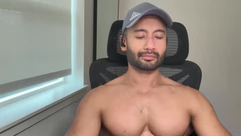 Snapshot of lordcalepecs chatting on May 24, 10:59 pm Cale online show from May 24, 10:59 pm