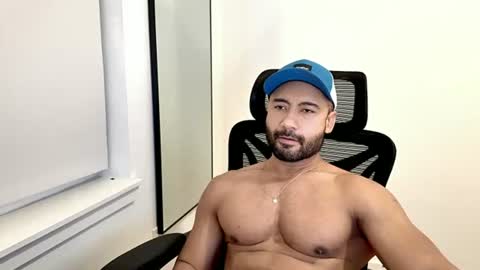 Snapshot of lordcalepecs chatting on June 13, 9:29 am Cale online show from June 13, 9:29 am