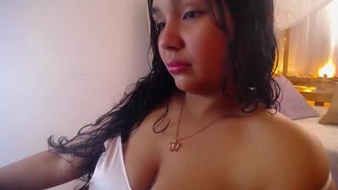 loreanis online show from December 19, 9:22 pm