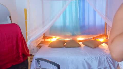 loreanis online show from February 5, 10:36 pm