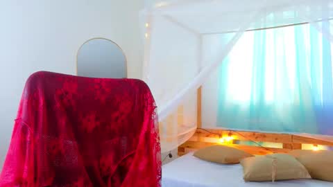 loreanis online show from February 11, 8:25 pm