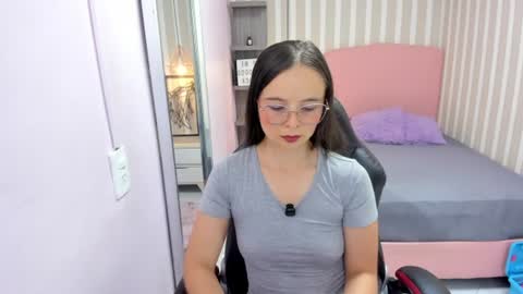 lorelaigiven online show from June 20, 12:30 pm