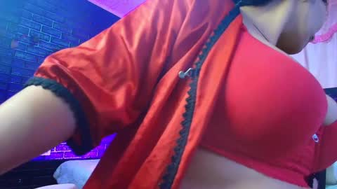 Loren online show from February 23, 8:55 pm