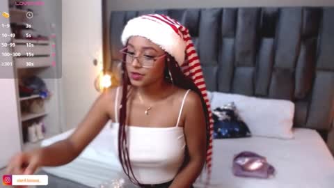 Snapshot of lorena_vieira_ chatting on December 31, 7:51 pm Lorena Vieira online show from December 31, 7:51 pm