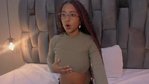 Snapshot of lorena_vieira_ chatting on March 7, 7:27 pm Lorena Vieira online show from March 7, 7:27 pm