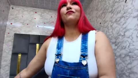 Snapshot of lorena_watson chatting on May 15, 6:37 pm lorena_watson online show from May 15, 6:37 pm