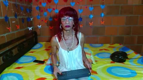 Lorena Capelli online show from October 15, 11:43 am