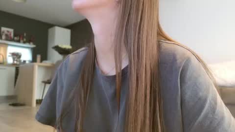 Snapshot of lorennameliyy chatting on June 2, 5:31 am Amelia online show from June 2, 5:31 am