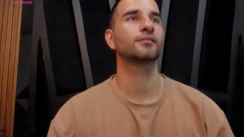  L O R E N Z O  Thumbs Up help  online show from November 10, 5:12 pm