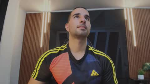  L O R E N Z O  Thumbs Up help  online show from January 12, 5:18 pm