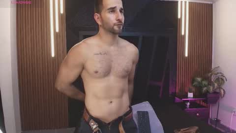  L O R E N Z O  Thumbs Up help  online show from January 17, 6:00 pm