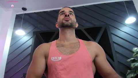  L O R E N Z O  Thumbs Up help  online show from January 18, 1:59 pm