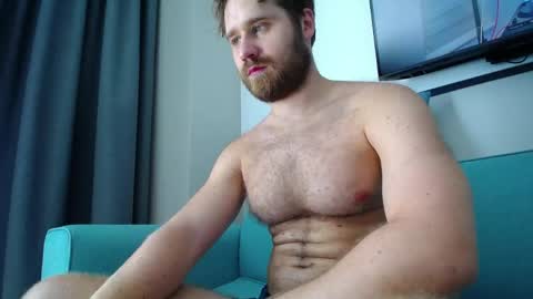 Snapshot of lorenzolux chatting on May 8, 6:19 am Lorenz online show from May 8, 6:19 am