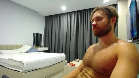 Snapshot of lorenzolux chatting on May 23, 5:39 pm Lorenz online show from May 23, 5:39 pm