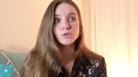 Chloe for Fan BlackHole online show from November 17, 5:41 pm