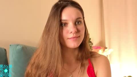 Chloe for Fan BlackHole online show from December 5, 7:54 pm