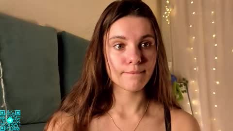 Snapshot of lorettadunnelli chatting on February 13, 6:15 pm Chloe for Fan BlackHole online show from February 13, 6:15 pm