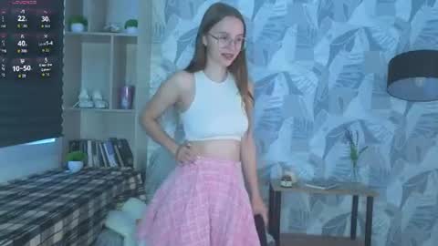 Snapshot of lorettedarsi chatting on July 9, 1:09 am lorettedarsi online show from July 9, 1:09 am