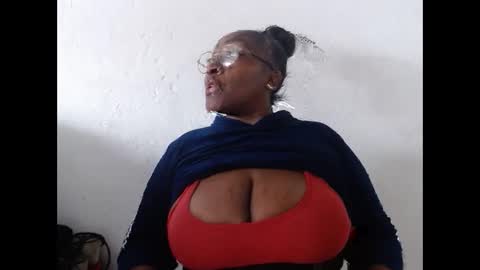 loretybighot online show from February 5, 5:09 pm