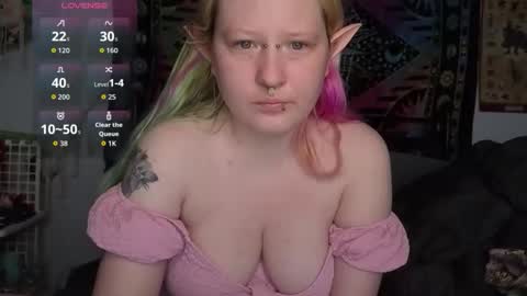 Snapshot of loricritter2 chatting on May 14, 10:55 am Lori Critter online show from May 14, 10:55 am