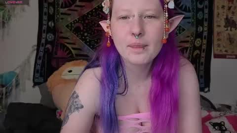 Snapshot of loricritter2 chatting on August 2, 11:14 pm Lori Critter online show from August 2, 11:14 pm