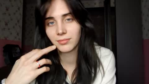 Snapshot of lorinepiro chatting on November 12, 4:18 pm Kira online show from November 12, 4:18 pm