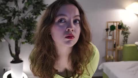 Snapshot of loritakufeldt chatting on December 2, 7:53 pm Lina online show from December 2, 7:53 pm