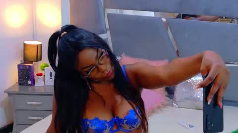 lorraine_johnson online show from May 5, 5:32 pm