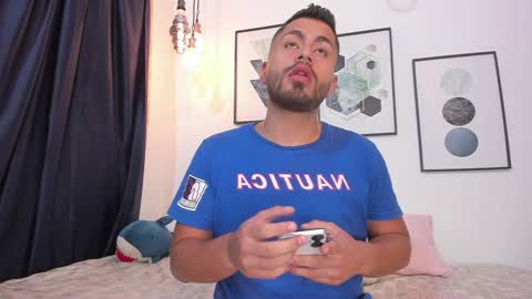 Snapshot of los_juanes chatting on December 25, 11:10 pm JUAN  JUAN online show from December 25, 11:10 pm