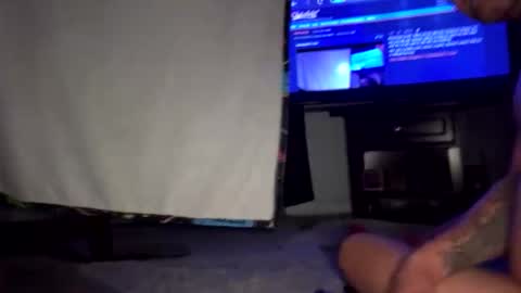 Snapshot of lostndapacific chatting on March 31, 12:27 pm lostndapacific online show from March 31, 12:27 pm