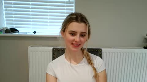 Snapshot of lottielouclarke chatting on January 12, 2:44 pm Lottie Lou online show from January 12, 2:44 pm