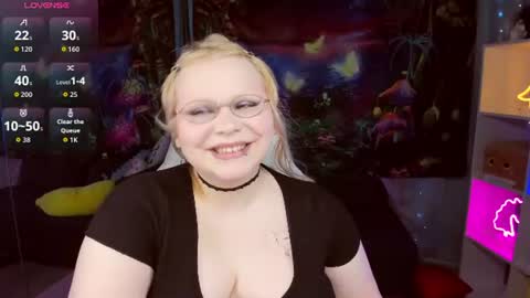 Snapshot of lottieparker chatting on June 13, 2:15 pm Lottie online show from June 13, 2:15 pm