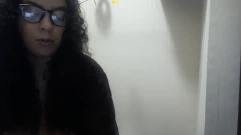 Snapshot of lotuzpetals chatting on October 5, 6:01 am Jasmine online show from October 5, 6:01 am