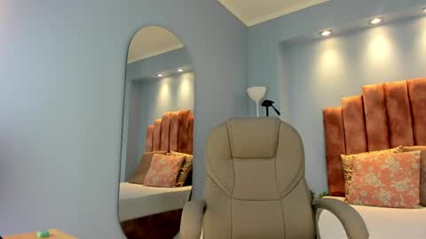 Snapshot of lou_rosse chatting on May 13, 8:06 pm Lou Rosse online show from May 13, 8:06 pm